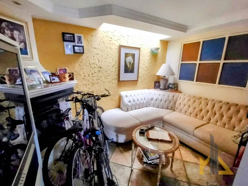 Casa com 3 quartos à venda, 177m2 em Jardim das Américas, Curitiba - PR - imagem 9 Foto 9 de Casa com 3 quartos à venda, 177m2 em Jardim das Américas, Curitiba - PR