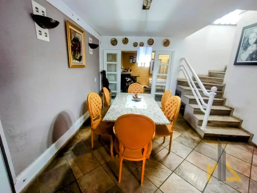 Casa com 3 quartos à venda, 177m2 em Jardim das Américas, Curitiba - PR - imagem 6 Foto 6 de Casa com 3 quartos à venda, 177m2 em Jardim das Américas, Curitiba - PR