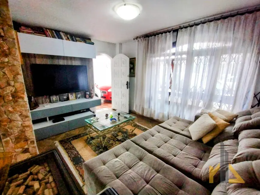 Casa com 3 quartos à venda, 177m2 em Jardim das Américas, Curitiba - PR - imagem 4 Foto 4 de Casa com 3 quartos à venda, 177m2 em Jardim das Américas, Curitiba - PR