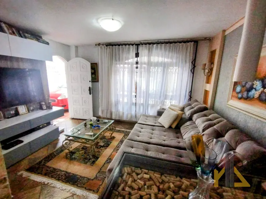 Casa com 3 quartos à venda, 177m2 em Jardim das Américas, Curitiba - PR - imagem 3 Foto 3 de Casa com 3 quartos à venda, 177m2 em Jardim das Américas, Curitiba - PR