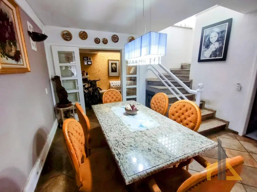 Casa com 3 quartos à venda, 177m2 em Jardim das Américas, Curitiba - PR - imagem 7 Foto 7 de Casa com 3 quartos à venda, 177m2 em Jardim das Américas, Curitiba - PR