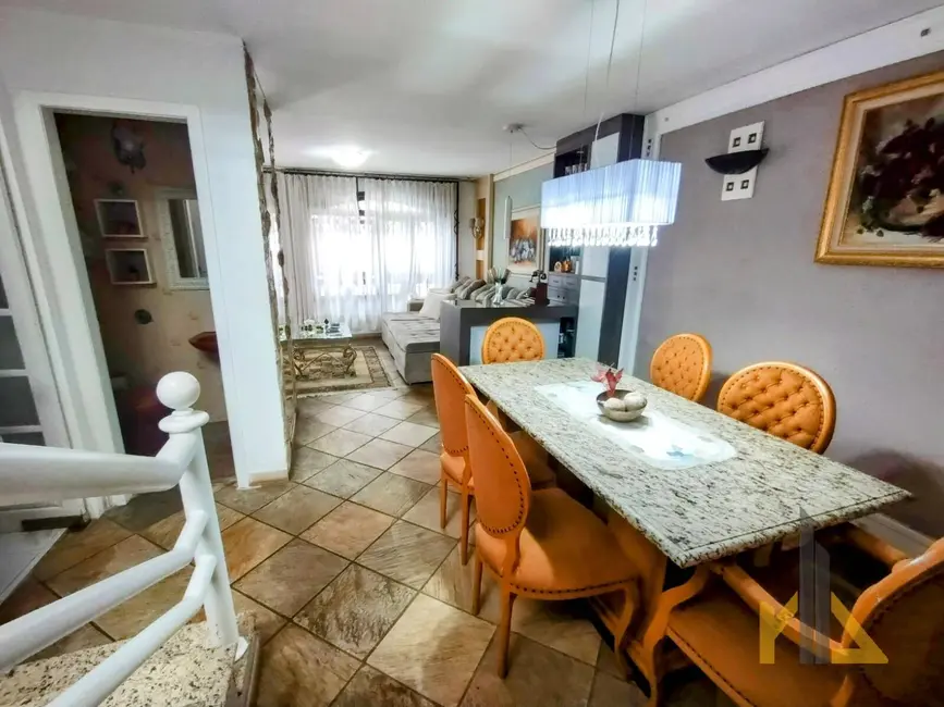 Casa com 3 quartos à venda, 177m2 em Jardim das Américas, Curitiba - PR - imagem 8 Foto 8 de Casa com 3 quartos à venda, 177m2 em Jardim das Américas, Curitiba - PR