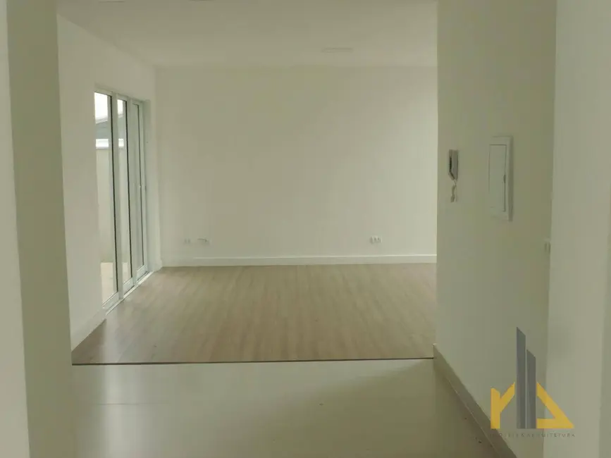 Casa com 3 quartos à venda, 240m2 em Pilarzinho, Curitiba - PR - imagem 8 Foto 8 de Casa com 3 quartos à venda, 240m2 em Pilarzinho, Curitiba - PR