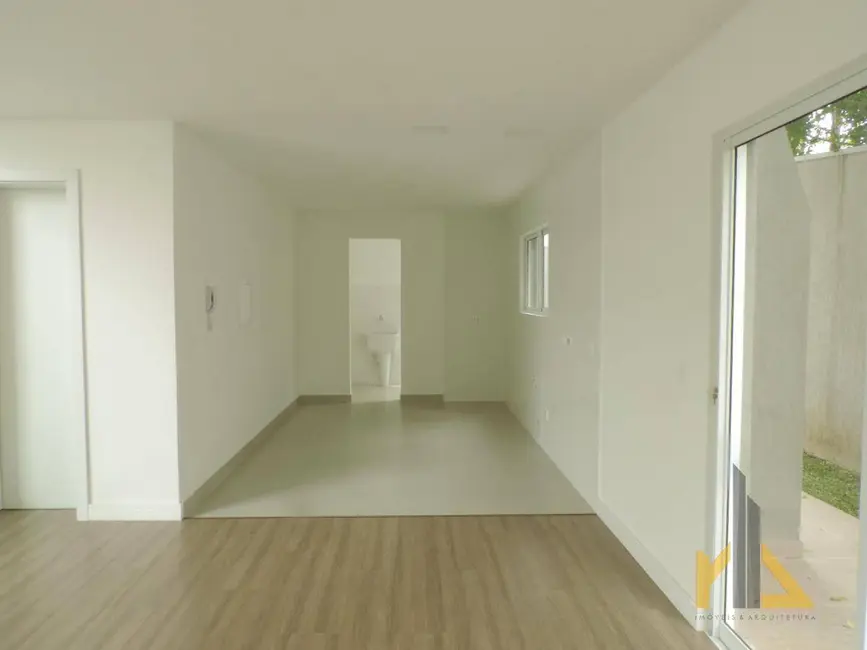 Casa com 3 quartos à venda, 240m2 em Pilarzinho, Curitiba - PR - imagem 6 Foto 6 de Casa com 3 quartos à venda, 240m2 em Pilarzinho, Curitiba - PR