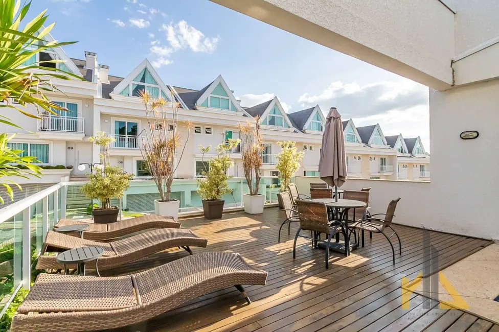 Casa com 4 quartos à venda, 278m2 em Santo Inácio, Curitiba - PR - imagem 3 Foto 3 de Casa com 4 quartos à venda, 278m2 em Santo Inácio, Curitiba - PR