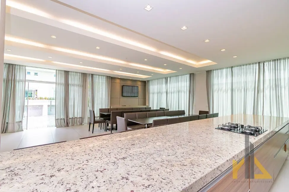 Casa com 4 quartos à venda, 278m2 em Santo Inácio, Curitiba - PR - imagem 5 Foto 5 de Casa com 4 quartos à venda, 278m2 em Santo Inácio, Curitiba - PR