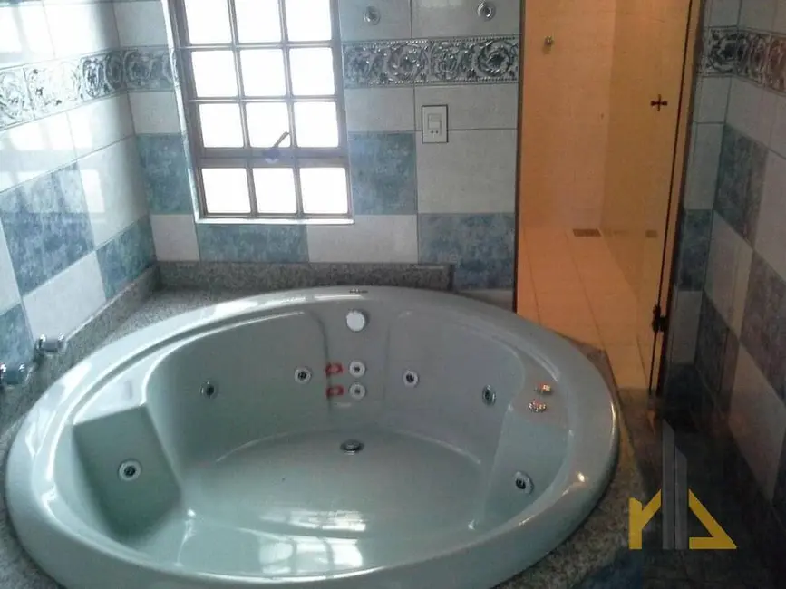 Casa com 3 quartos à venda e para alugar, 220m2 em Jardim das Américas, Curitiba - PR - imagem 7 Foto 7 de Casa com 3 quartos à venda e para alugar, 220m2 em Jardim das Américas, Curitiba - PR