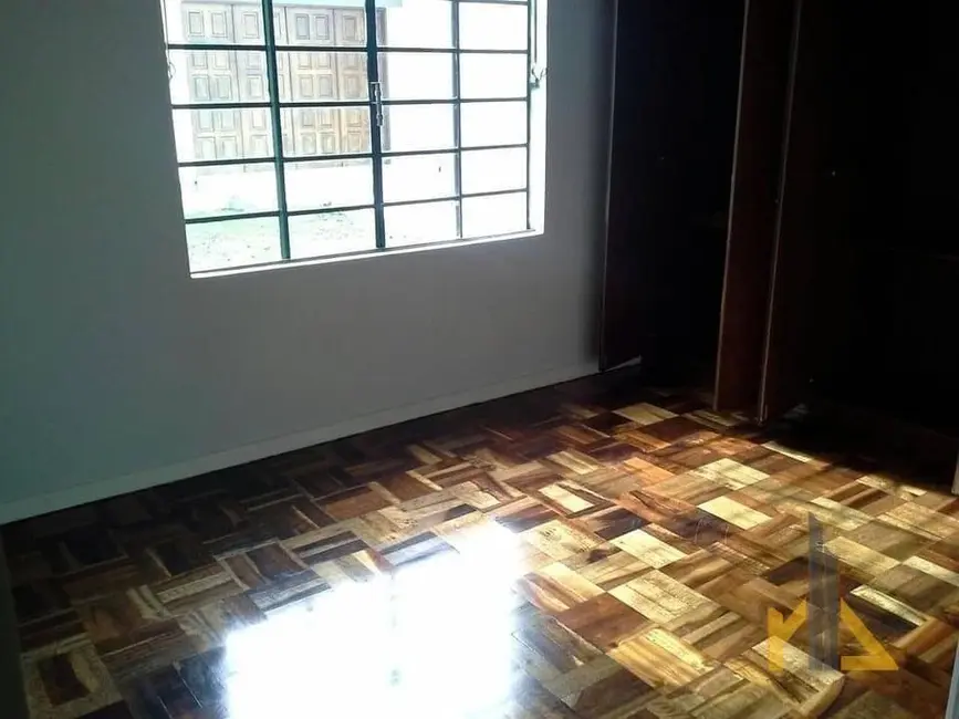 Casa com 3 quartos à venda e para alugar, 220m2 em Jardim das Américas, Curitiba - PR - imagem 5 Foto 5 de Casa com 3 quartos à venda e para alugar, 220m2 em Jardim das Américas, Curitiba - PR