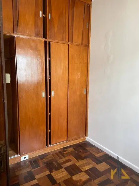 Casa com 3 quartos à venda e para alugar, 220m2 em Jardim das Américas, Curitiba - PR - imagem 8 Foto 8 de Casa com 3 quartos à venda e para alugar, 220m2 em Jardim das Américas, Curitiba - PR