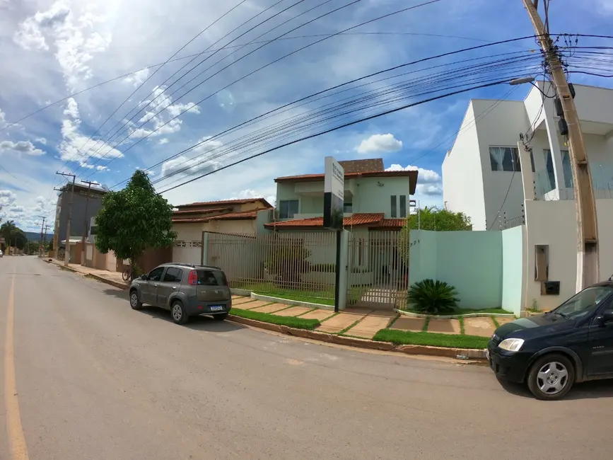 Casa com 3 quartos à venda e para alugar, 279m2 em Renato Gonçalves, Barreiras - BA - imagem 3 Foto 3 de Casa com 3 quartos à venda e para alugar, 279m2 em Renato Gonçalves, Barreiras - BA