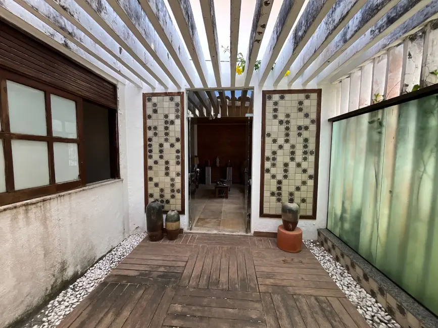 Foto 6 de Casa de Condomínio com 5 quartos à venda, 320m2 em Camacari - BA