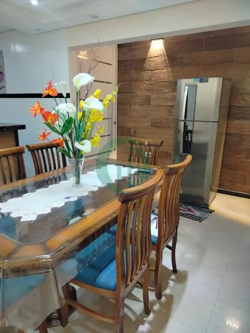 Foto 3 de Casa de Condomínio com 3 quartos à venda, 300m2 em Parque São Vicente, Maua - SP