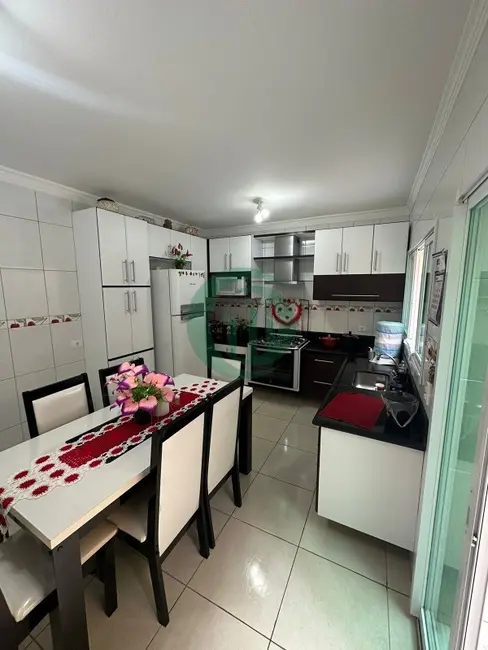 Casa de Condomínio com 4 quartos à venda, 180m2 em Parque São Vicente, Maua - SP - imagem 4 Foto 4 de Casa de Condomínio com 4 quartos à venda, 180m2 em Parque São Vicente, Maua - SP