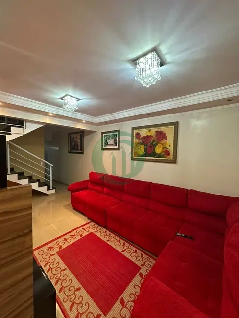 Foto 1 de Casa de Condomínio com 4 quartos à venda, 180m2 em Parque São Vicente, Maua - SP