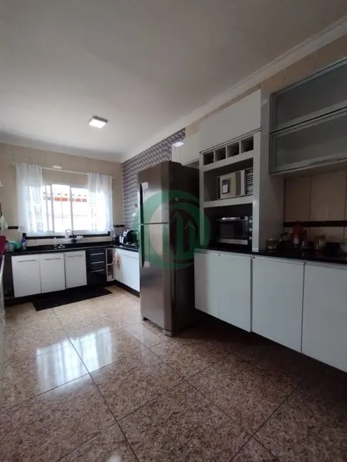 Casa com 3 quartos à venda, 200m2 em Vila Eldízia, Santo Andre - SP - imagem 6 Foto 6 de Casa com 3 quartos à venda, 200m2 em Vila Eldízia, Santo Andre - SP