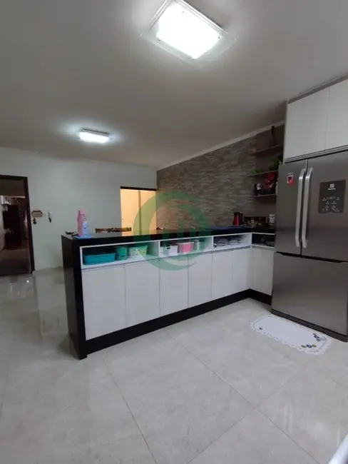 Casa com 3 quartos à venda, 176m2 em Vila Cecília Maria, Santo Andre - SP - imagem 9 Foto 9 de Casa com 3 quartos à venda, 176m2 em Vila Cecília Maria, Santo Andre - SP