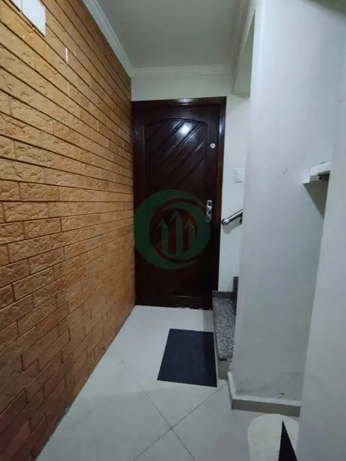 Casa com 3 quartos à venda, 176m2 em Vila Cecília Maria, Santo Andre - SP - imagem 4 Foto 4 de Casa com 3 quartos à venda, 176m2 em Vila Cecília Maria, Santo Andre - SP