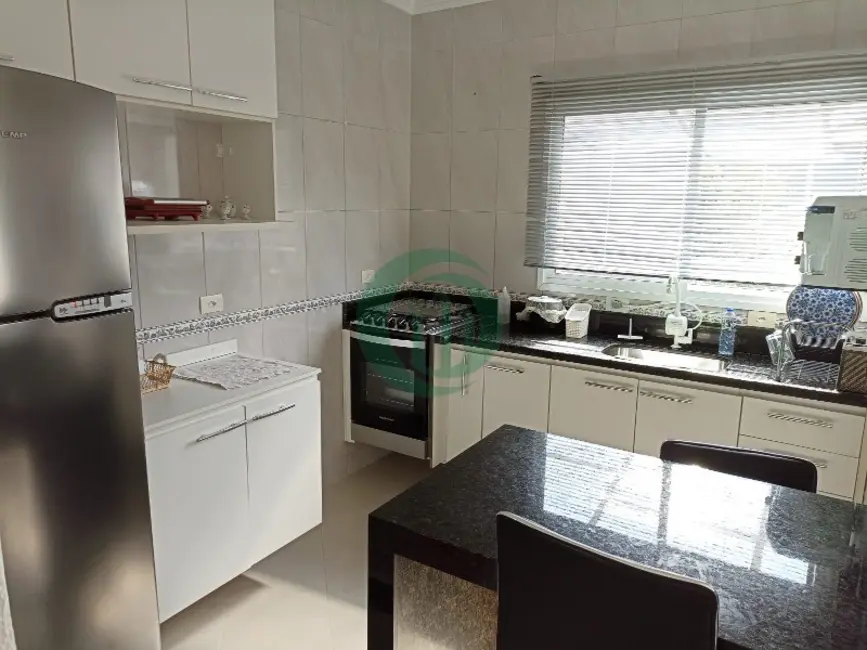 Foto 3 de Casa com 2 quartos à venda, 107m2 em Vila Cecília Maria, Santo Andre - SP