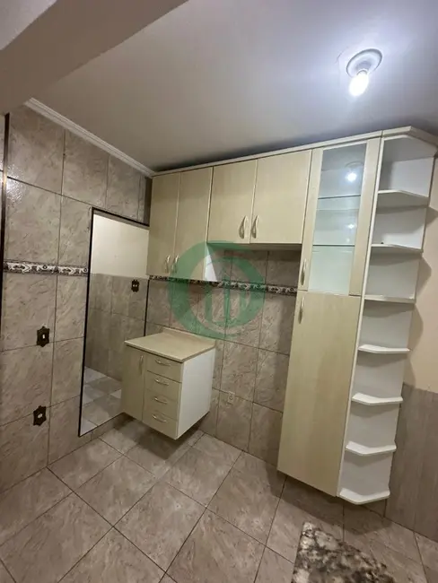 Foto 2 de Casa com 2 quartos para alugar, 70m2 em Parque Gerassi, Santo Andre - SP