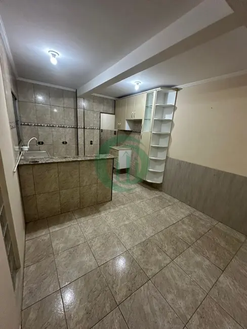 Foto 4 de Casa com 2 quartos para alugar, 70m2 em Parque Gerassi, Santo Andre - SP