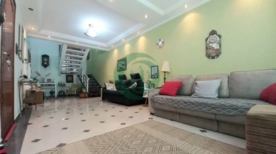 Casa com 4 quartos à venda, 212m2 em Vila Assunção, Santo Andre - SP - imagem 2 Foto 2 de Casa com 4 quartos à venda, 212m2 em Vila Assunção, Santo Andre - SP