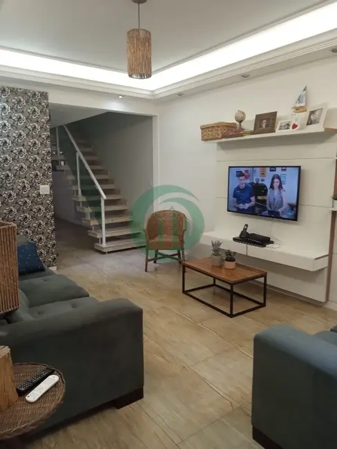 Foto 2 de Casa com 3 quartos à venda, 126m2 em Vila Pires, Santo Andre - SP