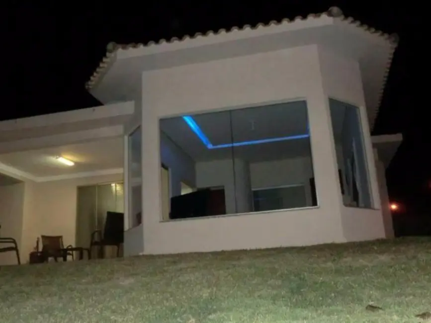 Casa com 2 quartos à venda, 210m2 em Ilha Solteira - SP - imagem 3 Foto 3 de Casa com 2 quartos à venda, 210m2 em Ilha Solteira - SP
