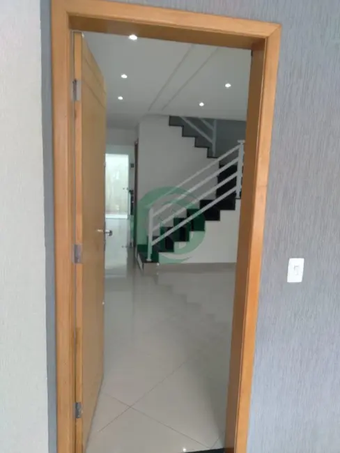 Casa com 2 quartos à venda, 110m2 em Vila Cecília Maria, Santo Andre - SP - imagem 2 Foto 2 de Casa com 2 quartos à venda, 110m2 em Vila Cecília Maria, Santo Andre - SP