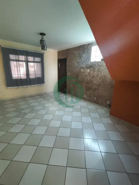 Foto 3 de Casa com 3 quartos à venda, 200m2 em Parque Gerassi, Santo Andre - SP