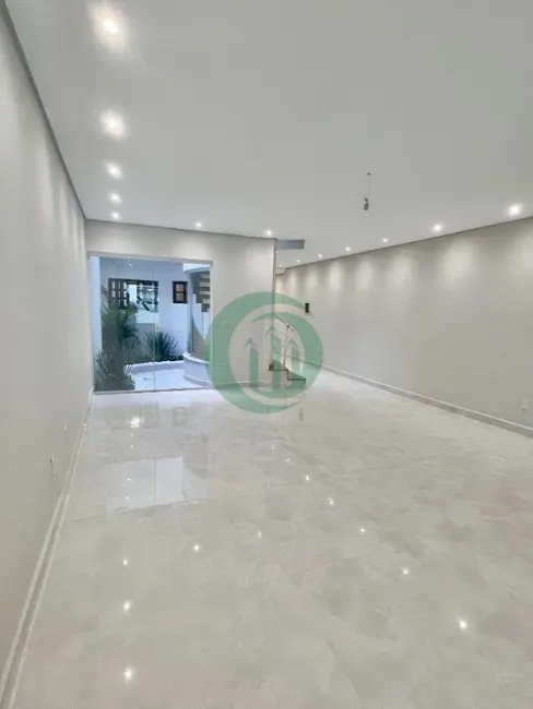 Foto 2 de Casa com 3 quartos à venda, 210m2 em Parque das Nações, Santo Andre - SP