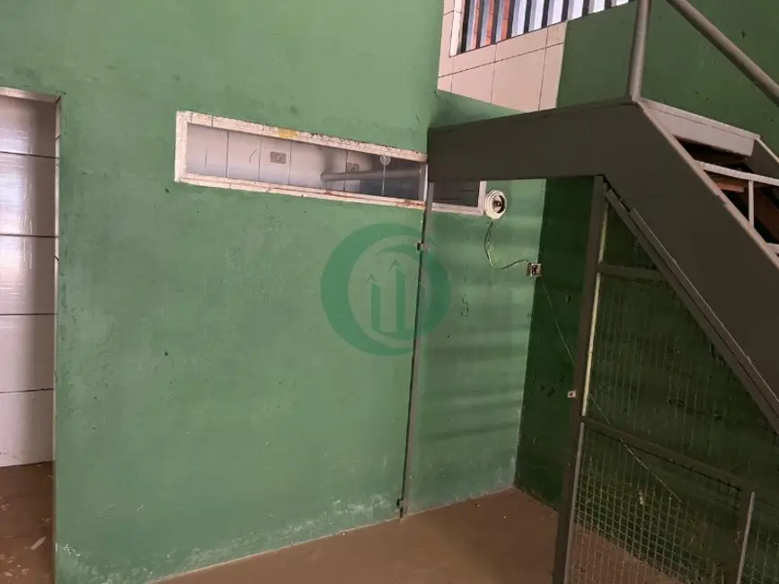 Foto 3 de Armazém / Galpão à venda, 358m2 em Vila Santa Cecília, Maua - SP