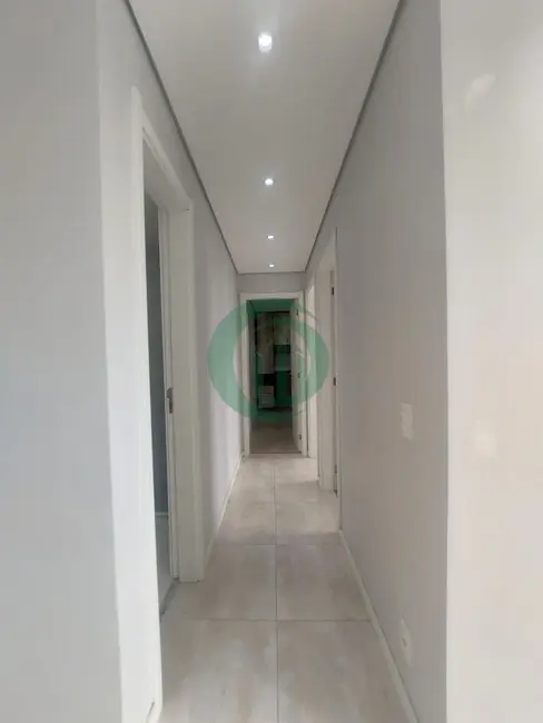 Apartamento com 3 quartos à venda, 57m2 em Parque São Vicente, Maua - SP - imagem 9 Foto 9 de Apartamento com 3 quartos à venda, 57m2 em Parque São Vicente, Maua - SP