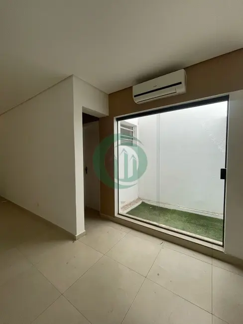 Foto 1 de Sala Comercial para alugar, 30m2 em Vila Gilda, Santo Andre - SP