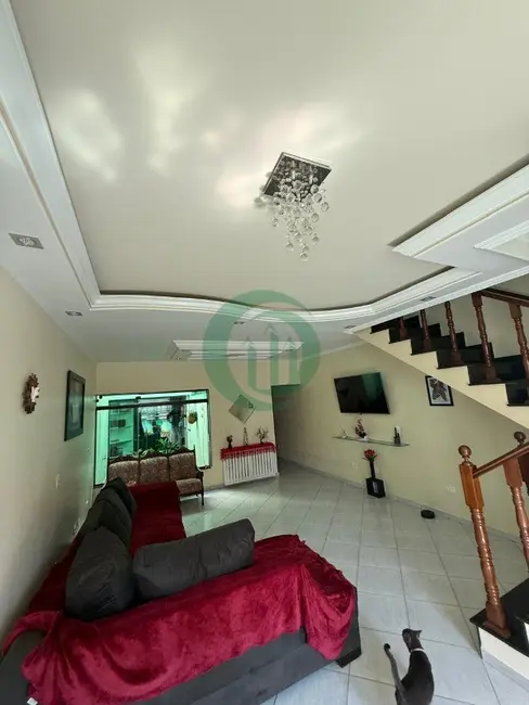 Casa com 3 quartos à venda, 215m2 em Jardim Las Vegas, Santo Andre - SP - imagem 4 Foto 4 de Casa com 3 quartos à venda, 215m2 em Jardim Las Vegas, Santo Andre - SP