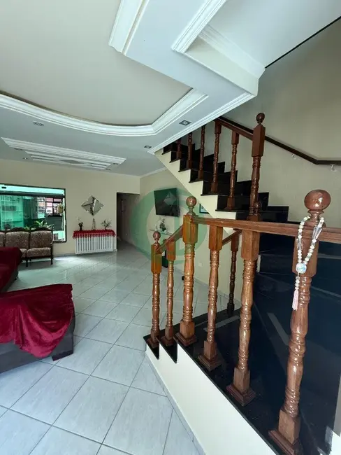 Casa com 3 quartos à venda, 215m2 em Jardim Las Vegas, Santo Andre - SP - imagem 9 Foto 9 de Casa com 3 quartos à venda, 215m2 em Jardim Las Vegas, Santo Andre - SP