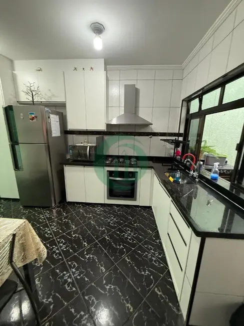 Casa com 3 quartos à venda, 215m2 em Jardim Las Vegas, Santo Andre - SP - imagem 8 Foto 8 de Casa com 3 quartos à venda, 215m2 em Jardim Las Vegas, Santo Andre - SP