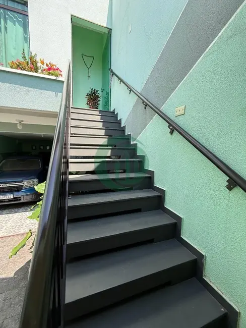 Casa com 3 quartos à venda, 215m2 em Jardim Las Vegas, Santo Andre - SP - imagem 3 Foto 3 de Casa com 3 quartos à venda, 215m2 em Jardim Las Vegas, Santo Andre - SP