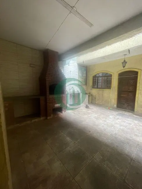 Foto 9 de Casa com 2 quartos para alugar, 150m2 em Jardim do Estádio, Santo Andre - SP