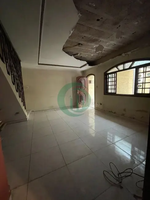 Foto 3 de Casa com 2 quartos para alugar, 150m2 em Jardim do Estádio, Santo Andre - SP