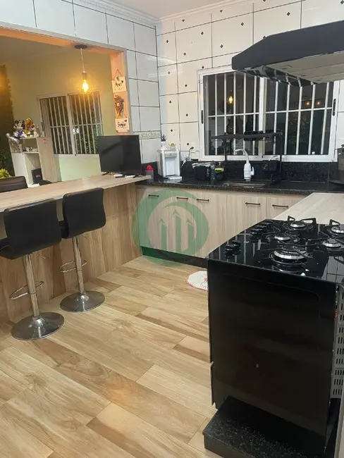 Casa com 5 quartos à venda, 255m2 em Jardim Las Vegas, Santo Andre - SP - imagem 6 Foto 6 de Casa com 5 quartos à venda, 255m2 em Jardim Las Vegas, Santo Andre - SP