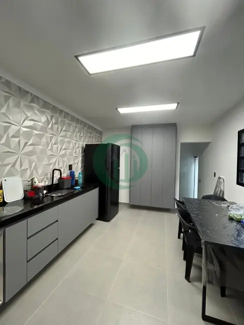 Casa com 1 quarto à venda, 130m2 em Vila Helena, Santo Andre - SP - imagem 4 Foto 4 de Casa com 1 quarto à venda, 130m2 em Vila Helena, Santo Andre - SP