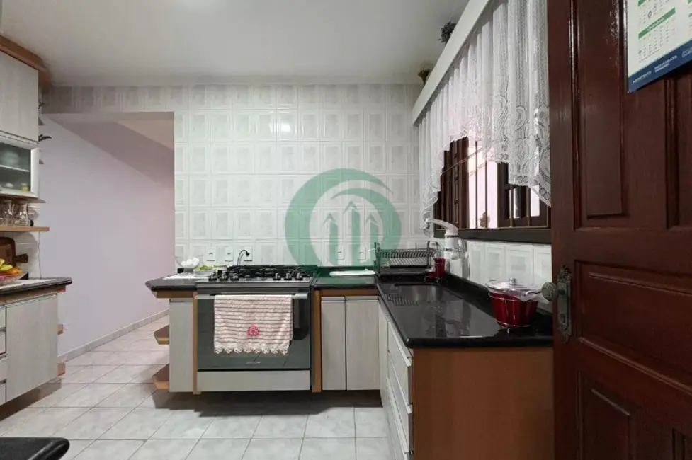 Foto 8 de Casa com 3 quartos para alugar, 183m2 em Parque Gerassi, Santo Andre - SP