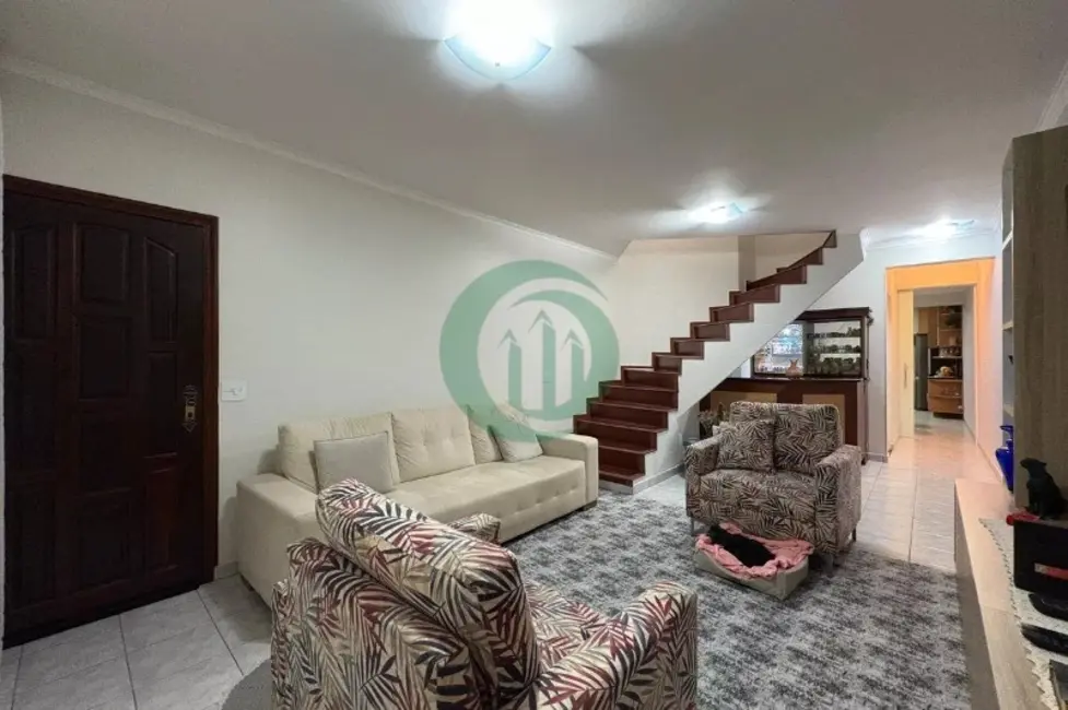 Foto 2 de Casa com 3 quartos para alugar, 183m2 em Parque Gerassi, Santo Andre - SP