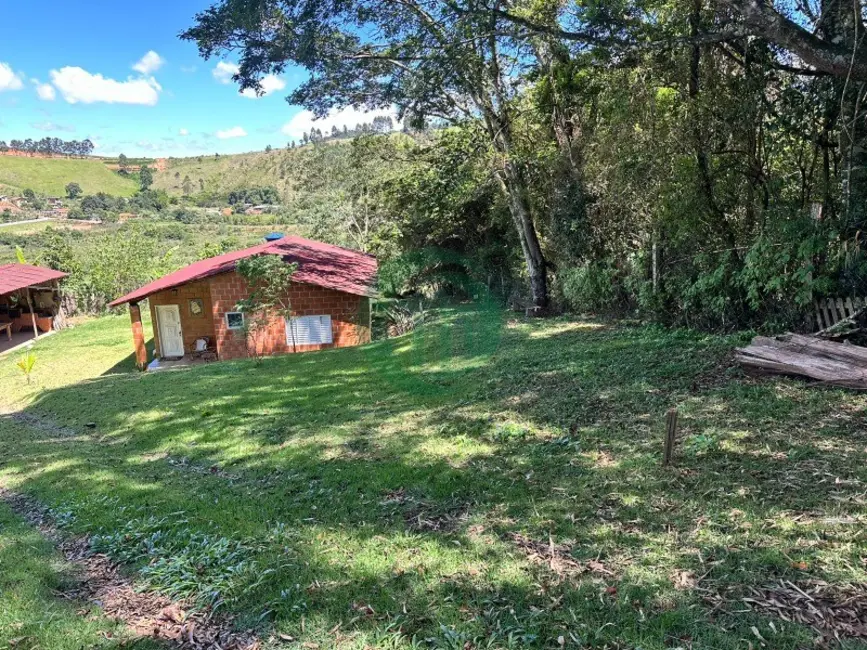 Chácara com 3 quartos à venda, 90m2 em Toledo - MG - imagem 9 Foto 9 de Chácara com 3 quartos à venda, 90m2 em Toledo - MG