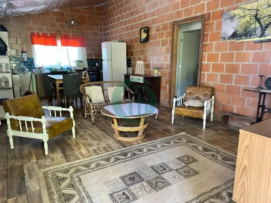 Chácara com 3 quartos à venda, 90m2 em Toledo - MG - imagem 1 Foto 1 de Chácara com 3 quartos à venda, 90m2 em Toledo - MG