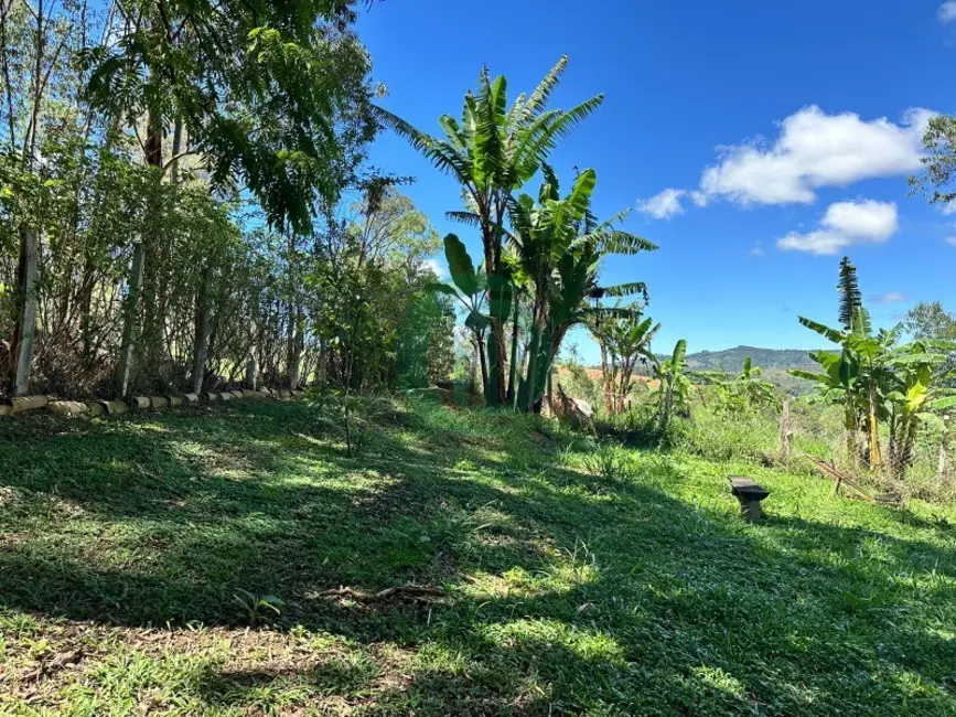 Chácara com 3 quartos à venda, 90m2 em Toledo - MG - imagem 8 Foto 8 de Chácara com 3 quartos à venda, 90m2 em Toledo - MG