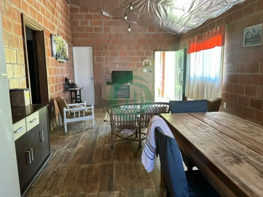 Chácara com 3 quartos à venda, 90m2 em Toledo - MG - imagem 2 Foto 2 de Chácara com 3 quartos à venda, 90m2 em Toledo - MG