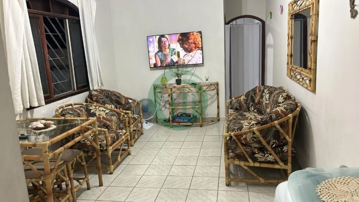 Foto 1 de Casa com 2 quartos à venda, 90m2 em Itanhaem - SP