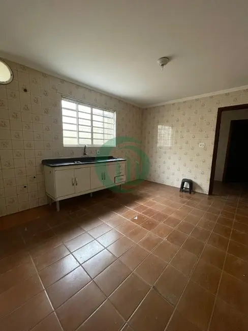 Casa com 2 quartos para alugar, 130m2 em Vila Pires, Santo Andre - SP - imagem 3 Foto 3 de Casa com 2 quartos para alugar, 130m2 em Vila Pires, Santo Andre - SP