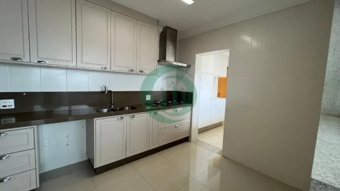 Apartamento com 3 quartos para alugar, 250m2 em Vila Floresta, Santo Andre - SP - imagem 2 Foto 2 de Apartamento com 3 quartos para alugar, 250m2 em Vila Floresta, Santo Andre - SP